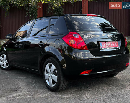 Черный Киа Сид, объемом двигателя 1.4 л и пробегом 219 тыс. км за 5800 $, фото 13 на Automoto.ua
