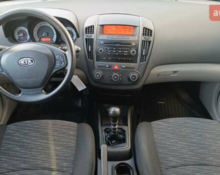 Кіа Сід 2007 у Києві на Automoto.ua Чорний Кіа Сід, об'ємом двигуна 1.4 л та пробігом 109 тис. км за 4885 $, фото 7 на Automoto.ua