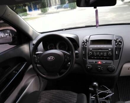 Черный Киа Сид, объемом двигателя 1.4 л и пробегом 262 тыс. км за 4550 $, фото 7 на Automoto.ua