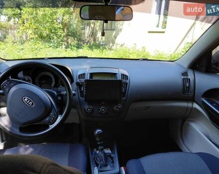 Чорний Кіа Сід, об'ємом двигуна 1.6 л та пробігом 209 тис. км за 5750 $, фото 2 на Automoto.ua