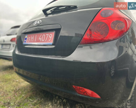 Черный Киа Сид, объемом двигателя 1.4 л и пробегом 161 тыс. км за 5500 $, фото 3 на Automoto.ua