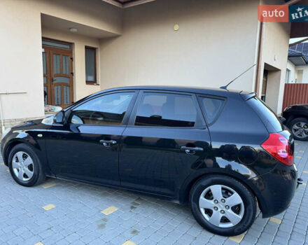 Черный Киа Сид, объемом двигателя 1.4 л и пробегом 293 тыс. км за 4300 $, фото 2 на Automoto.ua