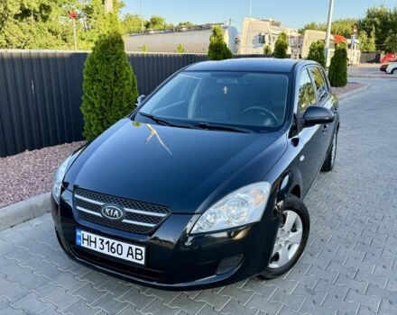 Черный Киа Сид, объемом двигателя 1.4 л и пробегом 250 тыс. км за 5200 $, фото 1 на Automoto.ua