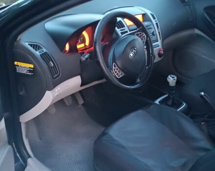 Черный Киа Сид, объемом двигателя 1.6 л и пробегом 123 тыс. км за 1999 $, фото 6 на Automoto.ua