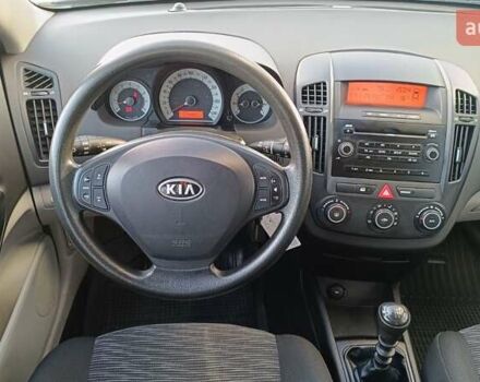 Кіа Сід 2007 у Києві на Automoto.ua Чорний Кіа Сід, об'ємом двигуна 1.4 л та пробігом 109 тис. км за 4885 $, фото 8 на Automoto.ua