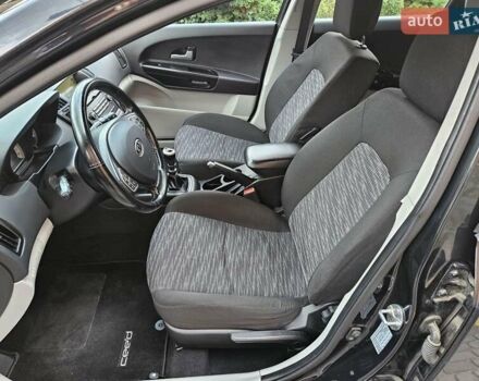 Черный Киа Сид, объемом двигателя 1.4 л и пробегом 243 тыс. км за 5400 $, фото 4 на Automoto.ua