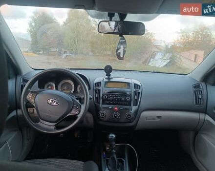Чорний Кіа Сід, об'ємом двигуна 1.4 л та пробігом 330 тис. км за 3950 $, фото 1 на Automoto.ua