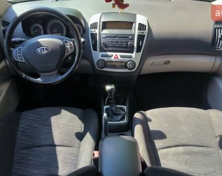 Черный Киа Сид, объемом двигателя 1.6 л и пробегом 204 тыс. км за 7200 $, фото 9 на Automoto.ua