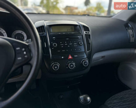 Чорний Кіа Сід, об'ємом двигуна 1.4 л та пробігом 226 тис. км за 5900 $, фото 35 на Automoto.ua