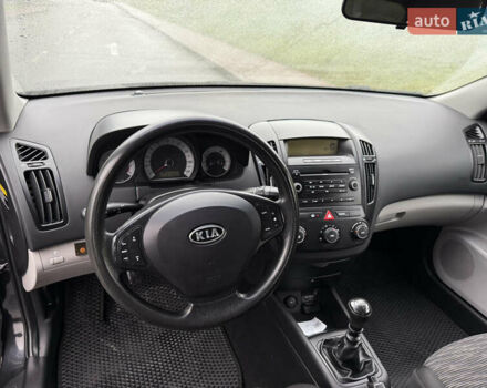 Черный Киа Сид, объемом двигателя 1.4 л и пробегом 215 тыс. км за 4600 $, фото 8 на Automoto.ua
