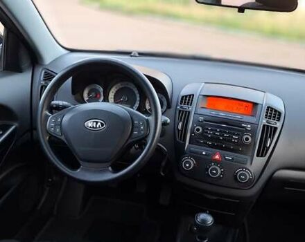 Чорний Кіа Сід, об'ємом двигуна 1.4 л та пробігом 170 тис. км за 5550 $, фото 1 на Automoto.ua