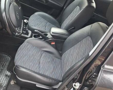 Черный Киа Сид, объемом двигателя 1.6 л и пробегом 220 тыс. км за 5850 $, фото 31 на Automoto.ua