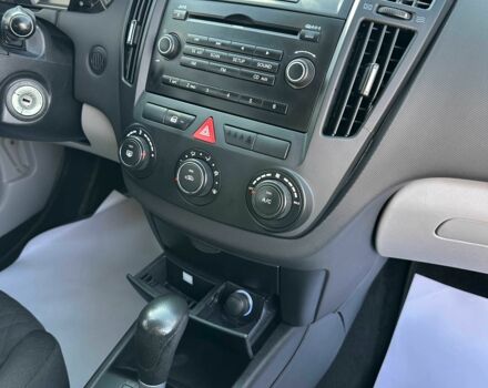 Черный Киа Сид, объемом двигателя 1.6 л и пробегом 210 тыс. км за 6500 $, фото 13 на Automoto.ua