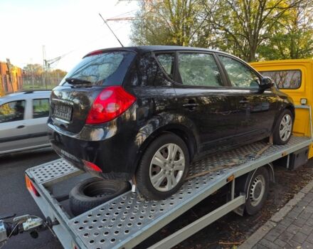 Черный Киа Сид, объемом двигателя 1.6 л и пробегом 200 тыс. км за 5999 $, фото 5 на Automoto.ua