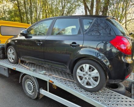 Черный Киа Сид, объемом двигателя 1.6 л и пробегом 200 тыс. км за 5999 $, фото 6 на Automoto.ua