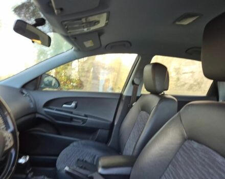 Черный Киа Сид, объемом двигателя 1.6 л и пробегом 200 тыс. км за 5999 $, фото 3 на Automoto.ua