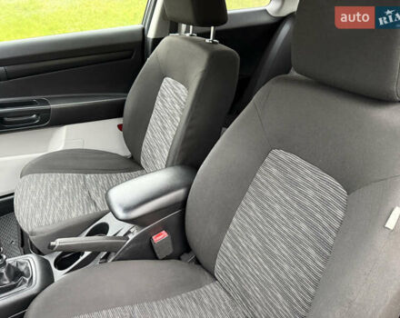 Черный Киа Сид, объемом двигателя 1.4 л и пробегом 215 тыс. км за 4600 $, фото 7 на Automoto.ua