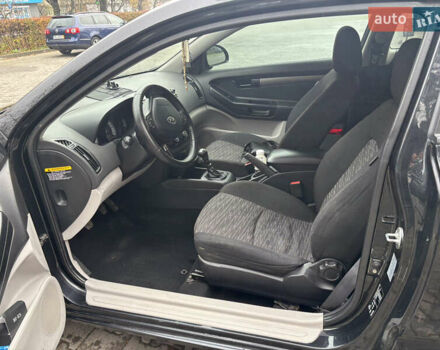 Черный Киа Сид, объемом двигателя 1.4 л и пробегом 200 тыс. км за 5000 $, фото 5 на Automoto.ua