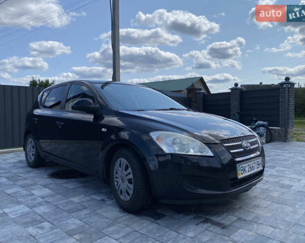 Кіа Сід 2008 у Сарнах на Automoto.ua Чорний Кіа Сід, об'ємом двигуна 1.4 л та пробігом 249 тис. км за 5200 $, фото 7 на Automoto.ua