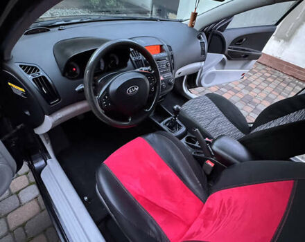 Черный Киа Сид, объемом двигателя 1.6 л и пробегом 176 тыс. км за 5200 $, фото 21 на Automoto.ua