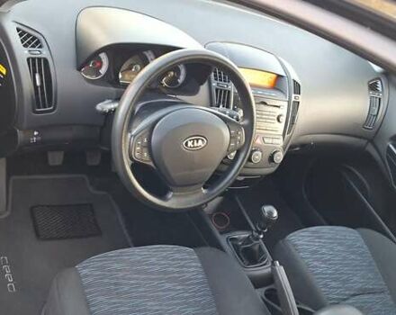 Чорний Кіа Сід, об'ємом двигуна 1.4 л та пробігом 170 тис. км за 5550 $, фото 8 на Automoto.ua