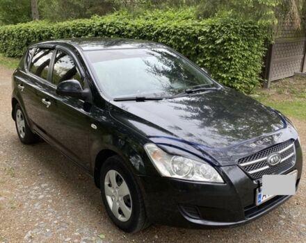 Чорний Кіа Сід, об'ємом двигуна 1.4 л та пробігом 330 тис. км за 4499 $, фото 3 на Automoto.ua