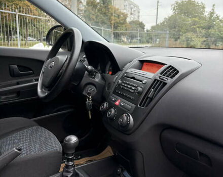 Чорний Кіа Сід, об'ємом двигуна 1.4 л та пробігом 185 тис. км за 5800 $, фото 59 на Automoto.ua