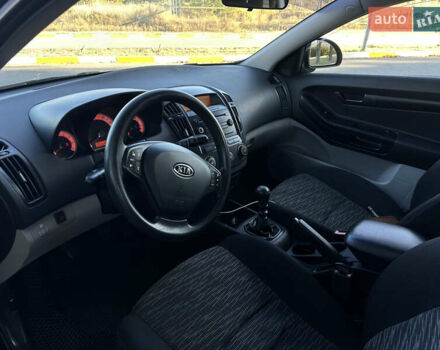Чорний Кіа Сід, об'ємом двигуна 1.4 л та пробігом 212 тис. км за 4999 $, фото 5 на Automoto.ua