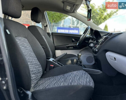 Чорний Кіа Сід, об'ємом двигуна 1.4 л та пробігом 226 тис. км за 5900 $, фото 48 на Automoto.ua