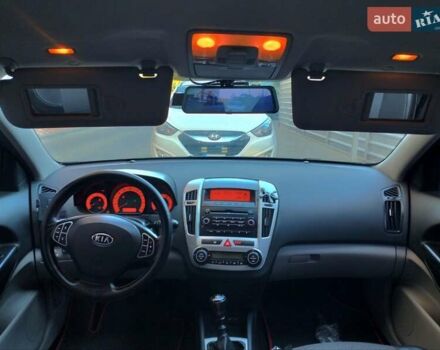Чорний Кіа Сід, об'ємом двигуна 1.6 л та пробігом 278 тис. км за 4000 $, фото 9 на Automoto.ua