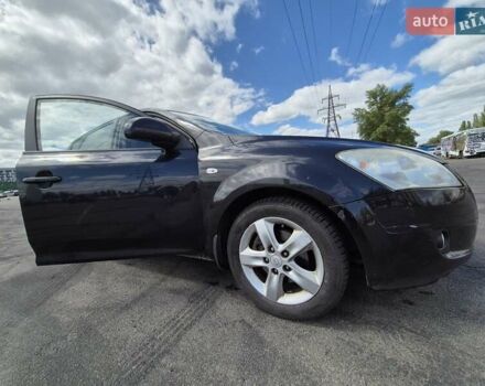 Чорний Кіа Сід, об'ємом двигуна 1.6 л та пробігом 247 тис. км за 5399 $, фото 3 на Automoto.ua