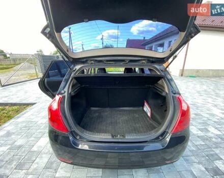 Кіа Сід 2008 у Сарнах на Automoto.ua Чорний Кіа Сід, об'ємом двигуна 1.4 л та пробігом 249 тис. км за 5200 $, фото 5 на Automoto.ua