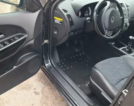 Черный Киа Сид, объемом двигателя 1.6 л и пробегом 220 тыс. км за 5850 $, фото 32 на Automoto.ua