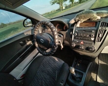 Черный Киа Сид, объемом двигателя 1.6 л и пробегом 235 тыс. км за 5000 $, фото 6 на Automoto.ua