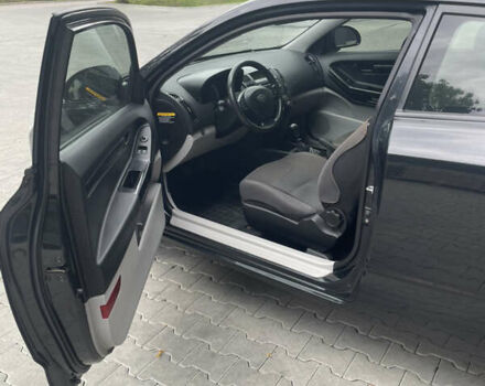 Чорний Кіа Сід, об'ємом двигуна 1.4 л та пробігом 178 тис. км за 4950 $, фото 7 на Automoto.ua