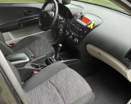 Чорний Кіа Сід, об'ємом двигуна 1.4 л та пробігом 330 тис. км за 4499 $, фото 10 на Automoto.ua