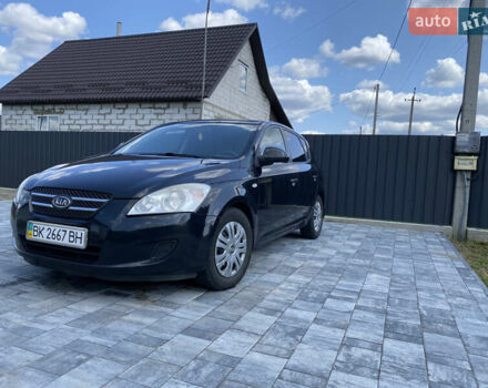 Кіа Сід 2008 у Сарнах на Automoto.ua Чорний Кіа Сід, об'ємом двигуна 1.4 л та пробігом 249 тис. км за 5200 $, фото 8 на Automoto.ua