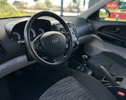 Чорний Кіа Сід, об'ємом двигуна 1.4 л та пробігом 226 тис. км за 5900 $, фото 29 на Automoto.ua