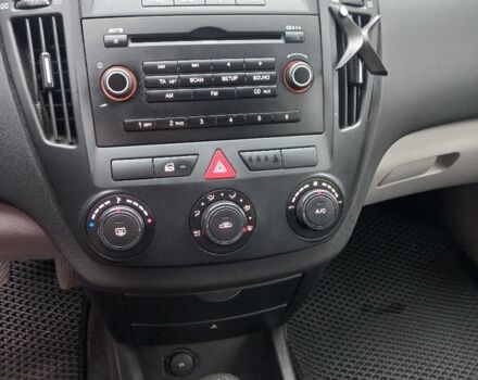 Черный Киа Сид, объемом двигателя 1.6 л и пробегом 231 тыс. км за 5200 $, фото 6 на Automoto.ua