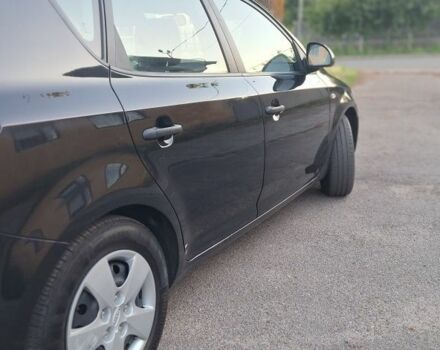 Чорний Кіа Сід, об'ємом двигуна 4 л та пробігом 170 тис. км за 5650 $, фото 13 на Automoto.ua