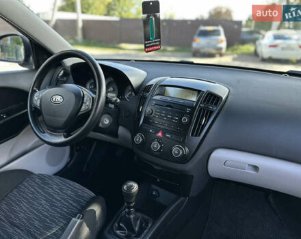 Чорний Кіа Сід, об'ємом двигуна 1.4 л та пробігом 226 тис. км за 5900 $, фото 49 на Automoto.ua