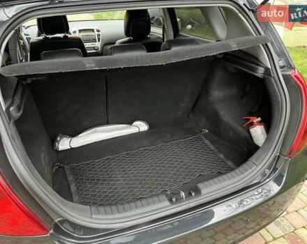 Черный Киа Сид, объемом двигателя 1.98 л и пробегом 290 тыс. км за 7000 $, фото 6 на Automoto.ua