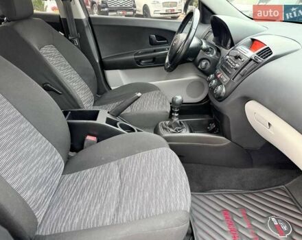 Черный Киа Сид, объемом двигателя 1.4 л и пробегом 172 тыс. км за 6800 $, фото 28 на Automoto.ua