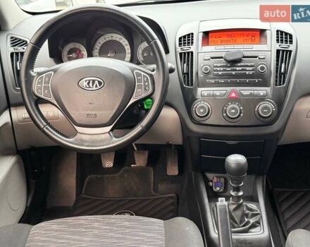 Черный Киа Сид, объемом двигателя 1.4 л и пробегом 172 тыс. км за 6800 $, фото 22 на Automoto.ua
