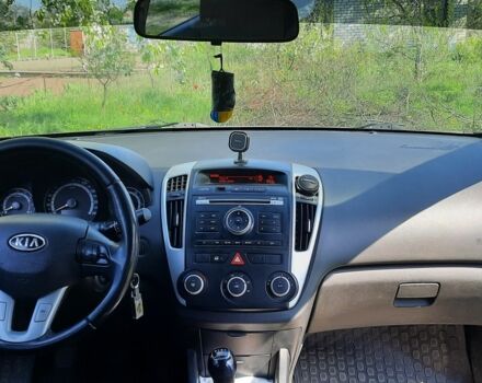 Киа Сид 2009 в Кременчуге на Automoto.ua Черный Киа Сид, объемом двигателя 1.6 л и пробегом 106 тыс. км за 6000 $, фото 7 на Automoto.ua