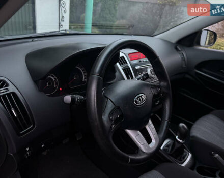 Черный Киа Сид, объемом двигателя 1.4 л и пробегом 215 тыс. км за 5850 $, фото 28 на Automoto.ua