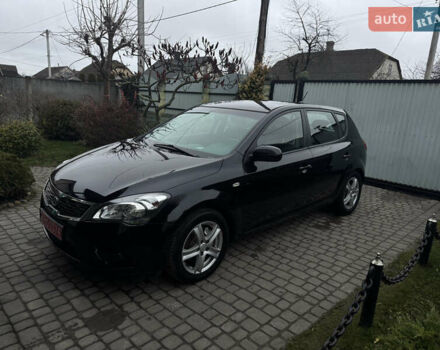 Черный Киа Сид, объемом двигателя 1.4 л и пробегом 215 тыс. км за 5850 $, фото 2 на Automoto.ua