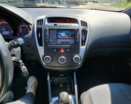 Чорний Кіа Сід, об'ємом двигуна 1.4 л та пробігом 164 тис. км за 6650 $, фото 6 на Automoto.ua