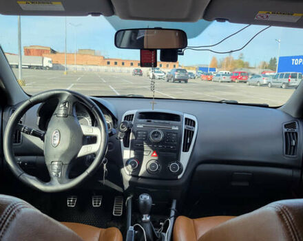 Черный Киа Сид, объемом двигателя 1.6 л и пробегом 191 тыс. км за 5200 $, фото 5 на Automoto.ua