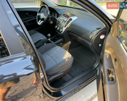 Чорний Кіа Сід, об'ємом двигуна 1.4 л та пробігом 156 тис. км за 6400 $, фото 7 на Automoto.ua